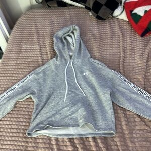Under Armour Cropped Sweatshirt